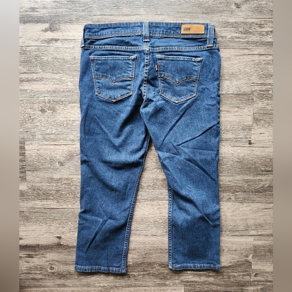 Levi's Demi Curve Cropped Denim Jeans - Picture 3 of 4